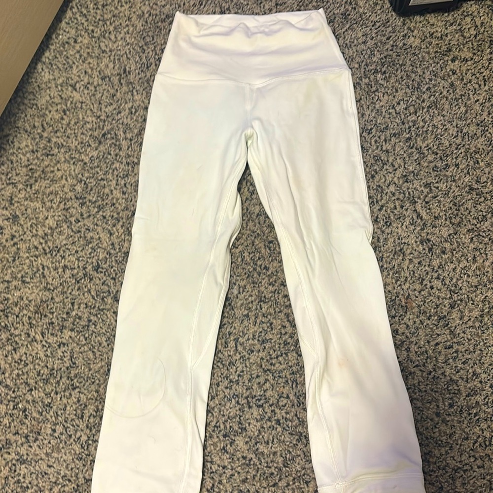 White Lululemon align size 2 25 inch only worn a few times